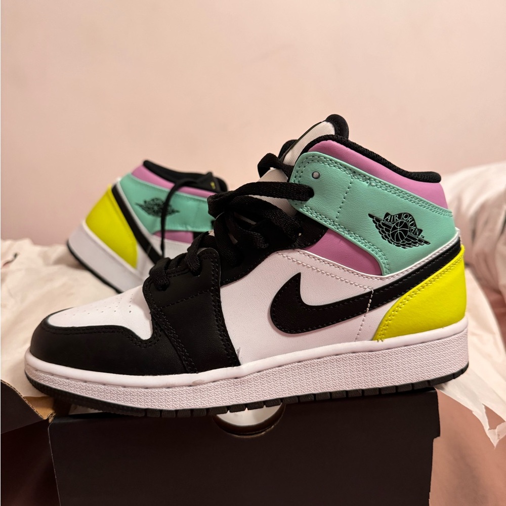 Worn once Air Jordan 1 Mid (GS) white/ black volt green glow